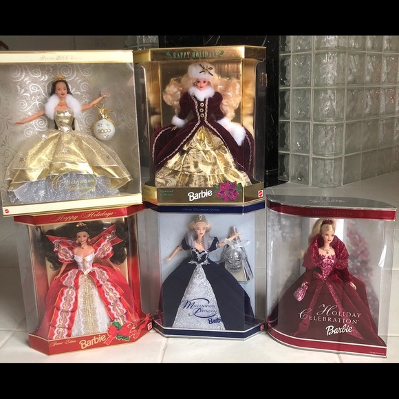 CHRISTMAS BARBIE FASHION DOLLS - Picture 1 of 11